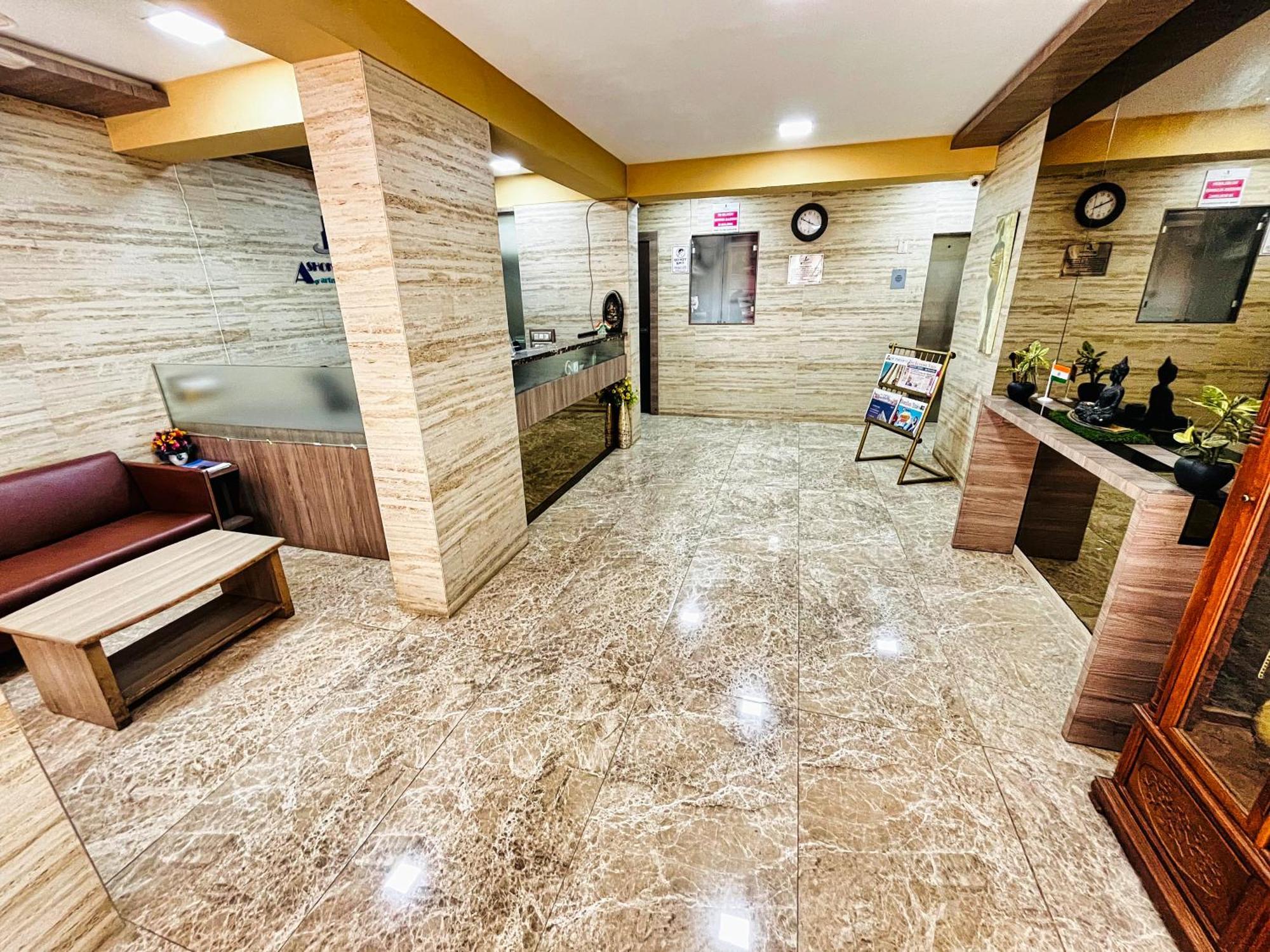 Maxxvalue - Service Apartment Marol Мумбай Екстериор снимка
